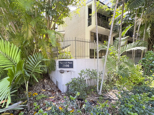 Coconut Grove Apt Condo / Tigertail Place photo 2